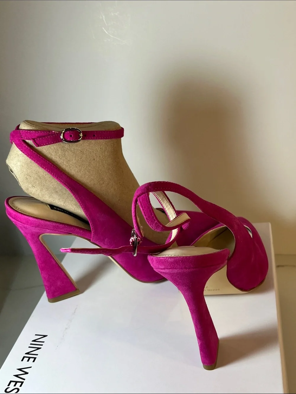 Nine West Dark Pink Suede Ankle Strap Pointed-Toe Slingback Heels New 7 M - Picture 14 of 14